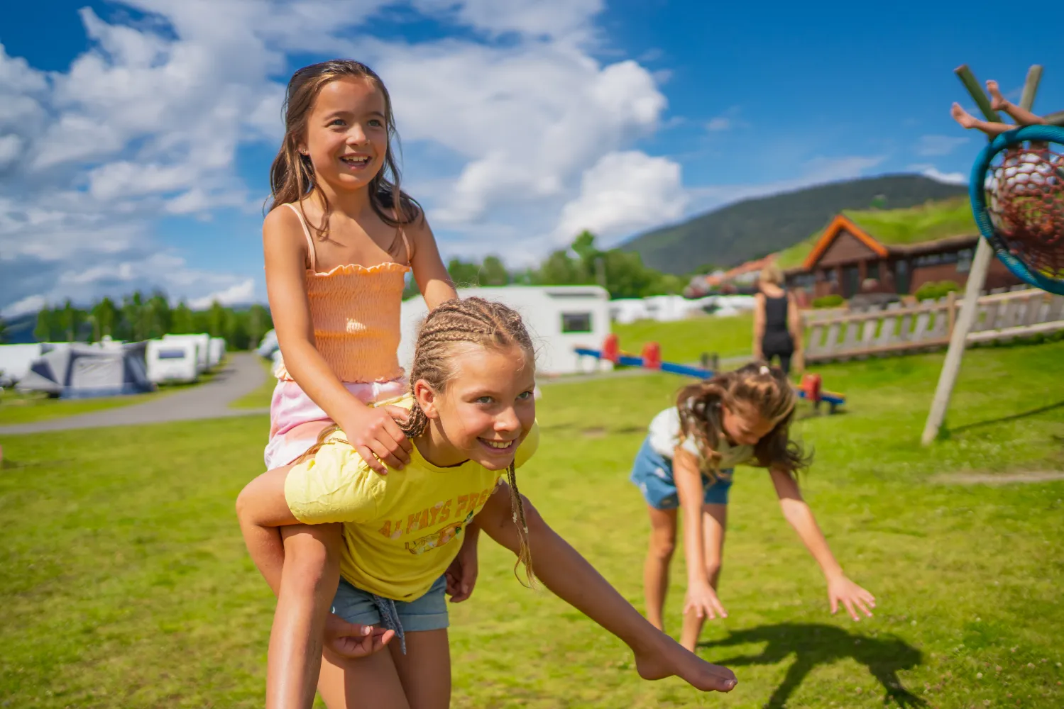 Barn som leker Lillehammer Turistsenter